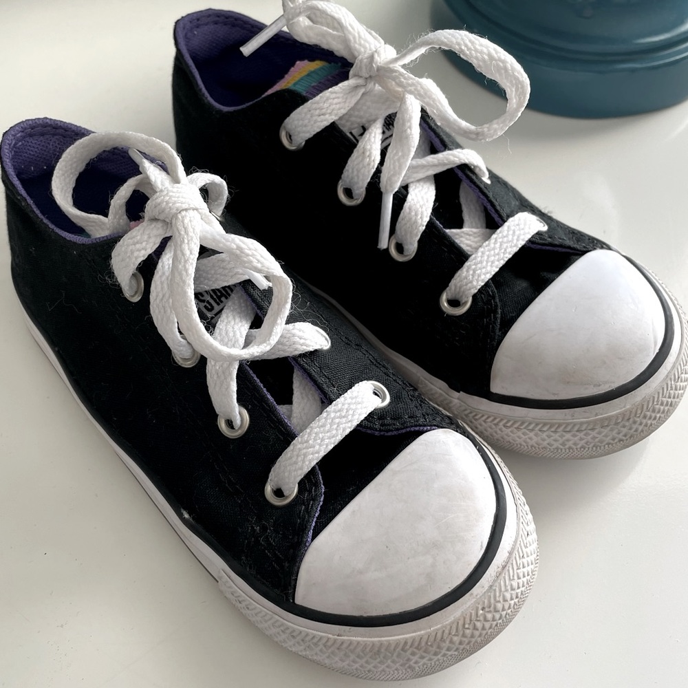 Little girls toddler converse sz 10